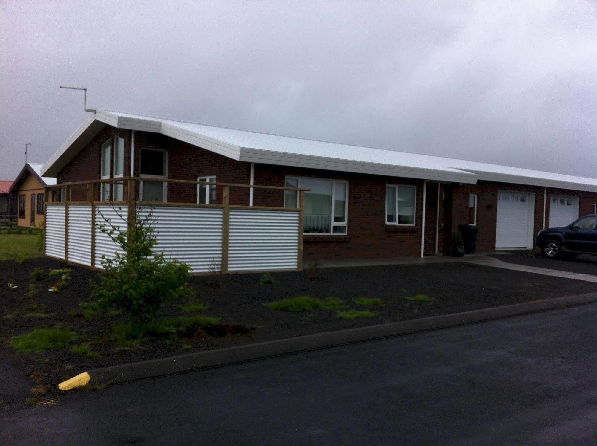 Guesthouse Bjarney Selfoss Bagian luar foto